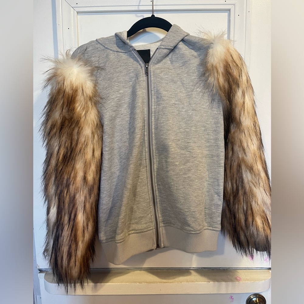 REVOLVE Eaves faux fur jacket size xs
